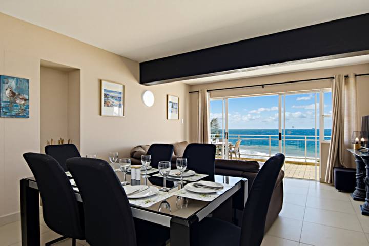 Pebble Beach 13 Dining room